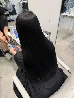 縮毛矯正 ٠࣪⭑