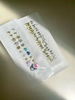 今話題の耳つぼジュエリー!! 🎀꙳.*(10粒 付け放題💍💎)