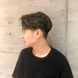 【🔥1日1名限定🔥】ミニモ学割カット＋ハイライトカラー