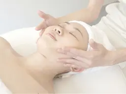 【保湿/鎮静】潤いスキンケアコース  50分 ¥3,400→¥2,900