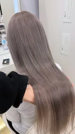 無料‼️12月20日(土)限定ブリーチリタッチカラー🤍 最高級トリートメント+処理剤付き✨️