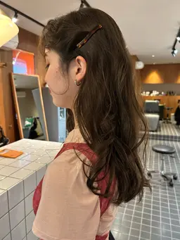 ブリーチなしのダブルカラー🤍カラー剤で明るくしてからカラーをするのでワンカラーよりも高発色に🤍