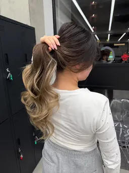 【先着10名様限定❗️】地毛を残したハイグラデーション➰💗明るいところが多め(中間から毛先ブリーチ)