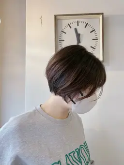 カット(毛先を整えるなどのメンテナンスカットは不可)