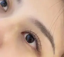 ✨2回目まで同料金✨まつげパーマ❗美容液付き(平日17:00以後と土日祝+300円)