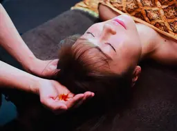 【ノル No.1メニュー】アーユルヴェーダヘッドスパ35分