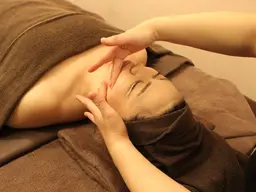 【オールハンド✨小顔フェイシャル＋首肩デコルテケア】