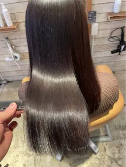 ＼SNS等で話題‼️／魔法の髪質改善ストレート🫧✂️✨