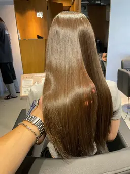 【ツヤツヤになりませんか？】美髪ストレート+毛先カット