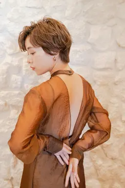 カット　ショート　、ボブ、レイヤー