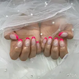 練習モデル フレンチネイル