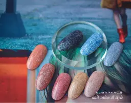 新色フラッシュネイル　ワンカラーネイル(他店オフ無料)(ビジュー追加別途)オフ有無教えてください。