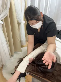 【全身の筋肉のねじれをリリース★】ねじれ矯正・骨盤矯正60分♪