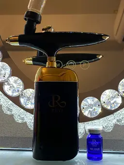 【リフトアップ・強力な美白効果】REVI延髄スプレーガン