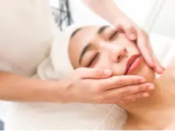 入社3ヶ月エステティシャン🔰デコルテフェイシャルエステ（毛穴吸引つき）＆お肌診断🔍＋20分⚠️読んでください