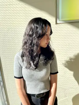 HANAのコハルちゃんみたいなカーリーヘア🌟　カット+パーマ　¥14,000