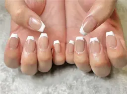 フレンチネイル🌸💅🏻（ベース込み）オフあり