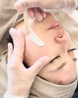 フェイシャルWax脱毛眉毛込み＋ヘッドマッサージ(10分)クレンジング→フェイシャルWax→お仕上げパック