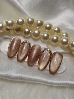 ジェルネイル アート4本(シンプルデザイン、持ち込みアート可能🙆♀️)