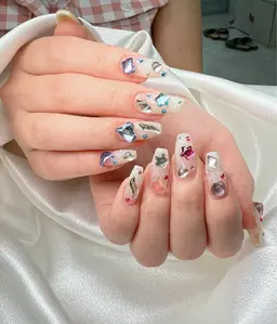 ✨学生限定ネイル割引✨【チップ長さ出し】 パーツつけ放題 ¥12500→¥9000  (オフ選択)