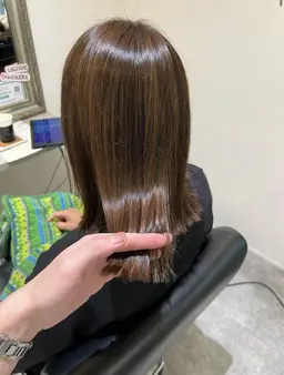 【ミディアムヘア】艶カラー➕“ダメージ最小限“ デトックストリートメント☘️✨🌙
