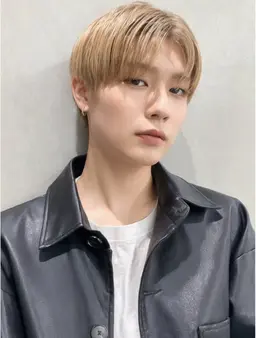 ⭐️ミニモ限定価格⭐️《メンズ限定王道ハイトーン》デザインカット＋ブリーチ＋透明感カラー＋1stepトリートメント