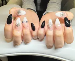 【Hand長さだし】パーツ付け放題4本アート100分/持ち込み可　オフなし