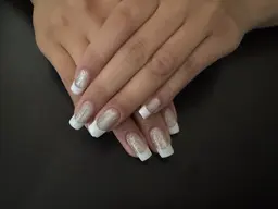 【オフあり】フレンチ、ミラーネイル、カラグラ💅🎀【ウォーターケアつき】
