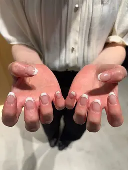 12月限定🌟【オフあり】ハンド💅🏻✨️カラグラorフレンチ（クリアベース）