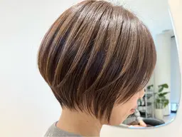 【🌸話題の施術🌸】デザインショートカット+白髪ぼかしハイライト+全体ケアカラー🍁