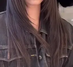 顔周りレイヤーエンドカラー撮影モデル🎥毛先だけデザインカラー 軽いファッション打ち合わせあり ブリーチ毛先