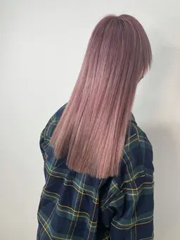 💓ウルトワトリートメント＋イルミナカラー💓超保湿！髪に潤いを🥰髪の毛に保湿を持たせて艶のある髪の毛にしましょう！