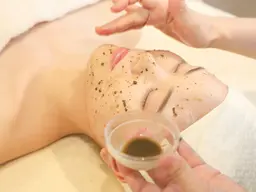 大人気『ハーブピーリング』をモデルさん限定価格で🌿