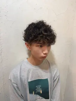 メンズ限定　カット&パーマ（ツイストパーマ　スパイラルパーマ含む）&トリートメント