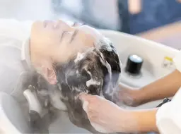 【目👀首凝りに】ご美ヘッドスパ30分+トリートメントサービス🌟(カット+¥3000)