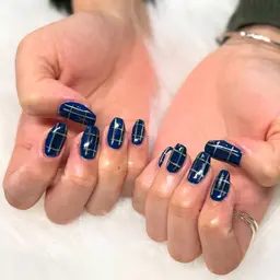 【オフ無し】2本チェック8本ワンカラーネイル