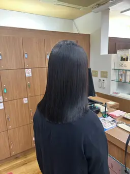 〖カラーリスト限定クーポン〗艶髪メニュー✨　♥️ワンカラー　ケラスターゼトリートメント付き♥️