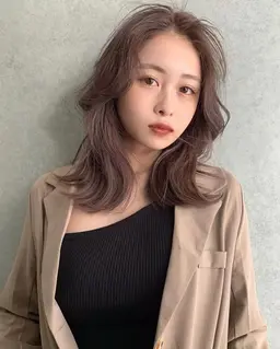 12月9日18時​〜​19時半限定のみ無料❣️ミディアム後ろまでレイヤー入れる方3センチ以上切る方♡