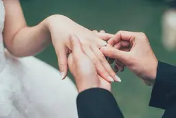 【ブライダル必須👰🏼💍指輪映え】手の指/甲脱毛 角質ケア付¥6600→¥3500《エリア初導入》