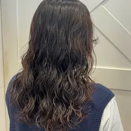 ⌇💥8月21日1名様限定💥⌇レディースパーマ👩➕カット✂️簡単な保湿トリートメント付️🫧