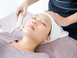 紫外線対策・シミ気になる方⭐️ハイパー×美容液VC導入×小顔コルギ60分