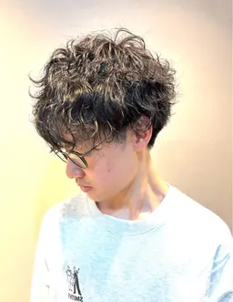 men'scut＋parm（波巻きパーマ、スペインカール、シャドーパーマ、フェザーパーマ、ツイストスパイラル、など）