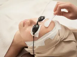 [女性脱毛]　　全顔(眉下以外全て)¥7998⇒半額¥3999