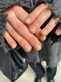 シンプル(ワンカラーにパーツ等シンプルなデザイン)