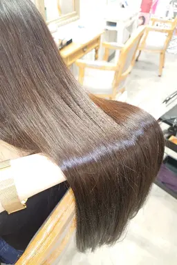 ♡髪の乾燥が気になる方にぜひ♡トリートメントヘッドスパです😊