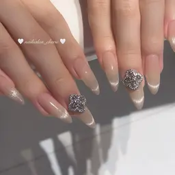 ♡ 【オフあり】フレンチ、グラデーション、マグネットネイル➕2本アート又はパーツ付き
