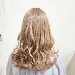 カラー(ブリーチ+カラー)(軽トリートメント付)