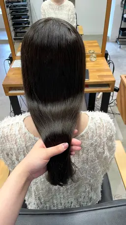 【王道人気メニュー🩶】20代限定クーポン🪽トレンド韓国風カット+透明感カラー+トリートメント🪽