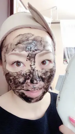 毛穴撃退！ブラックカーボン光フェイシャル✨関西ではまだ少ない！カーボンIPLフラッシュエステ！毛穴がギュッと縮まります！