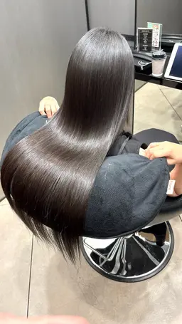 美髪縮毛矯正+メンテナンスカット(毛先のカットはご希望の方のみ)→33000円→12100円(特別期間限定)